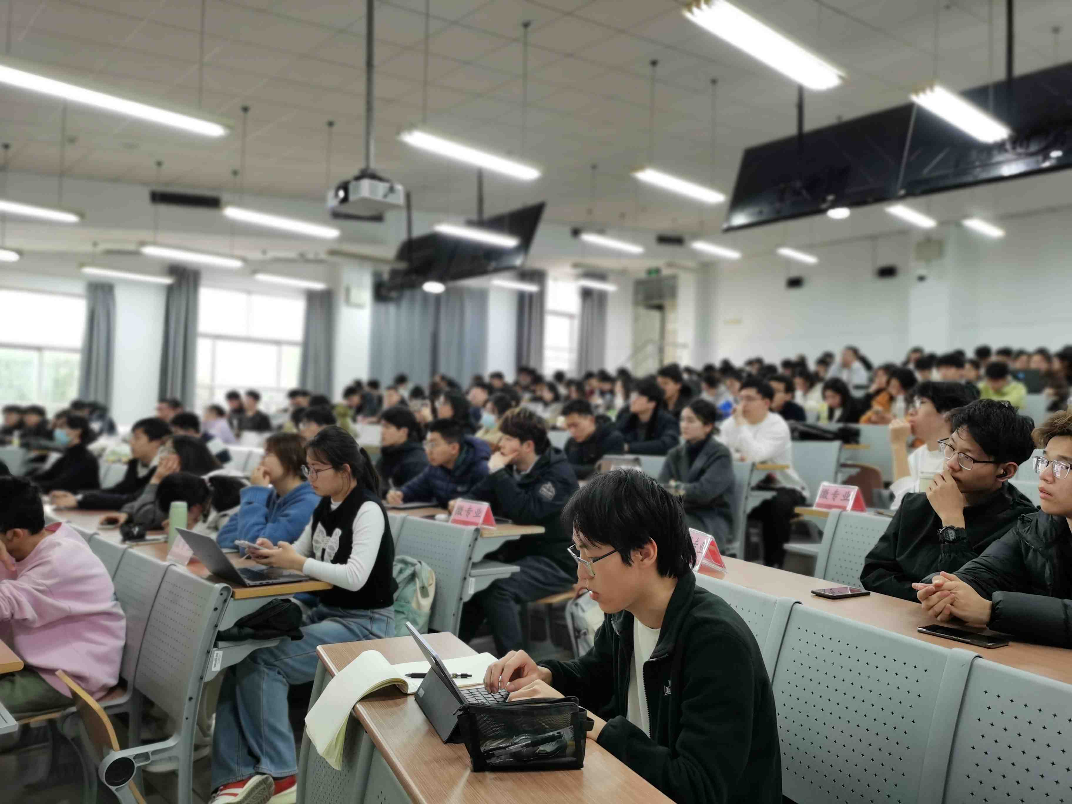 微信图片_20250228154906.jpg