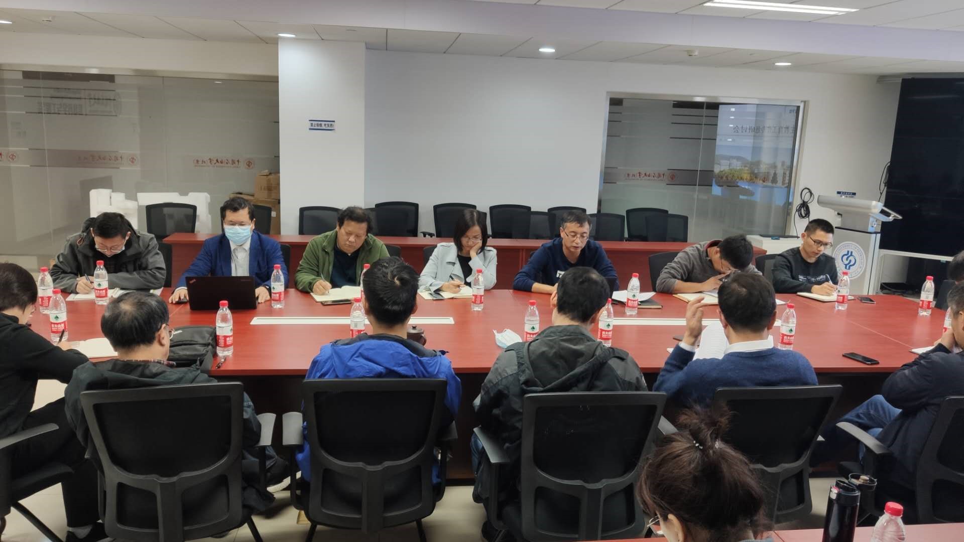 b43dc637a6c04f428239eac47d27ff04.jpg b43dc637a6c04f428239eac47d27ff04.jpg