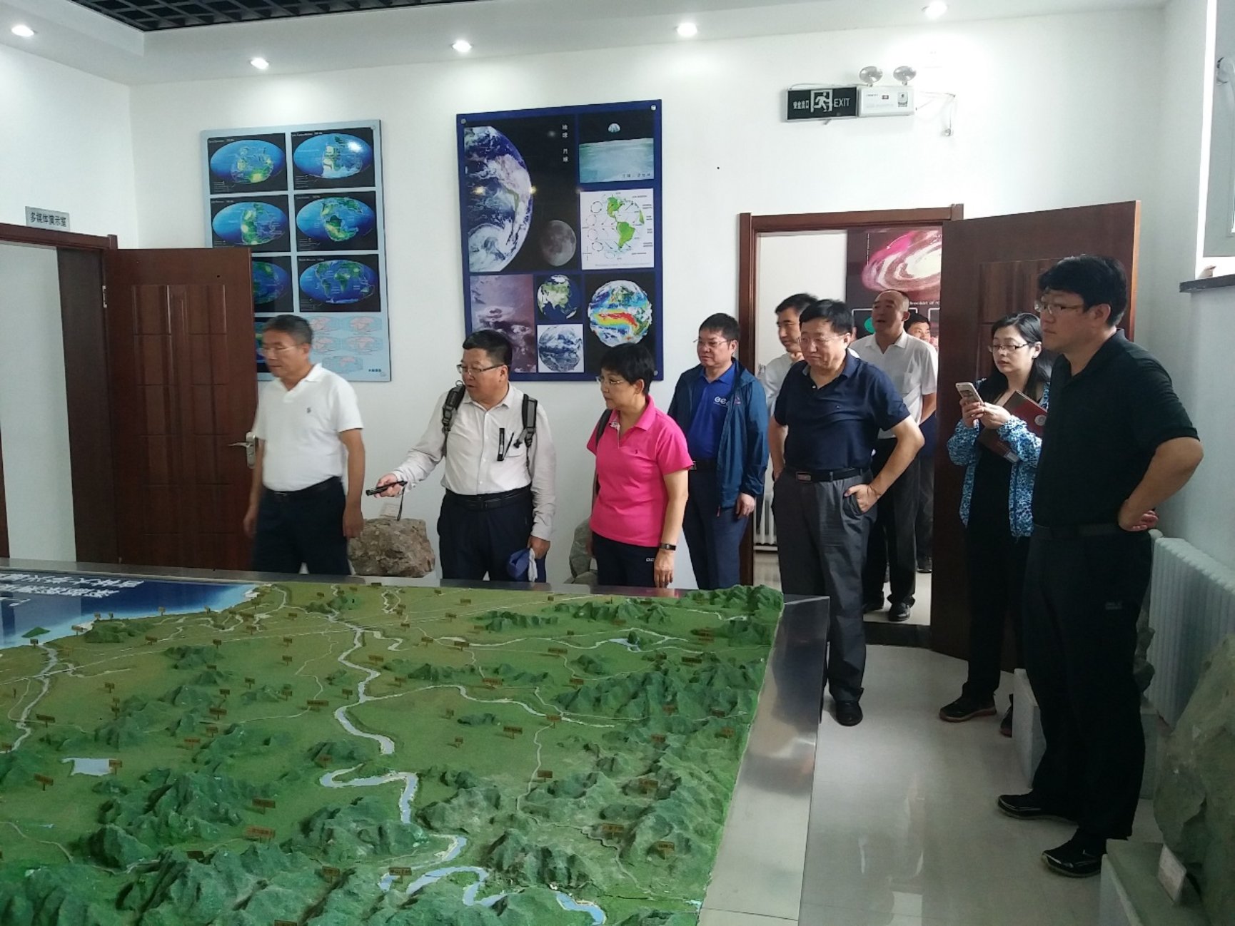 C:\Users\XCB\Desktop\山书记走访吉大实践基地\微信图片_20190719120719.jpg