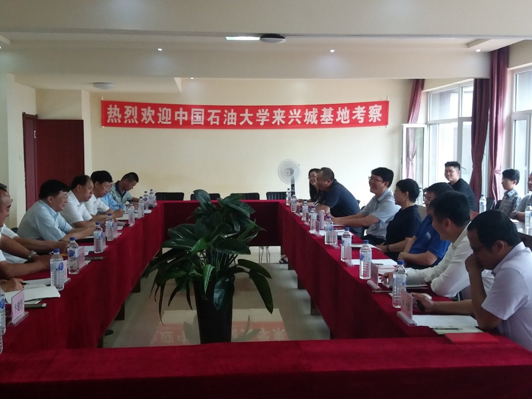 C:\Users\XCB\Desktop\山书记走访吉大实践基地\6f39ac37ceb40a4dd4976864fcb046c.jpg